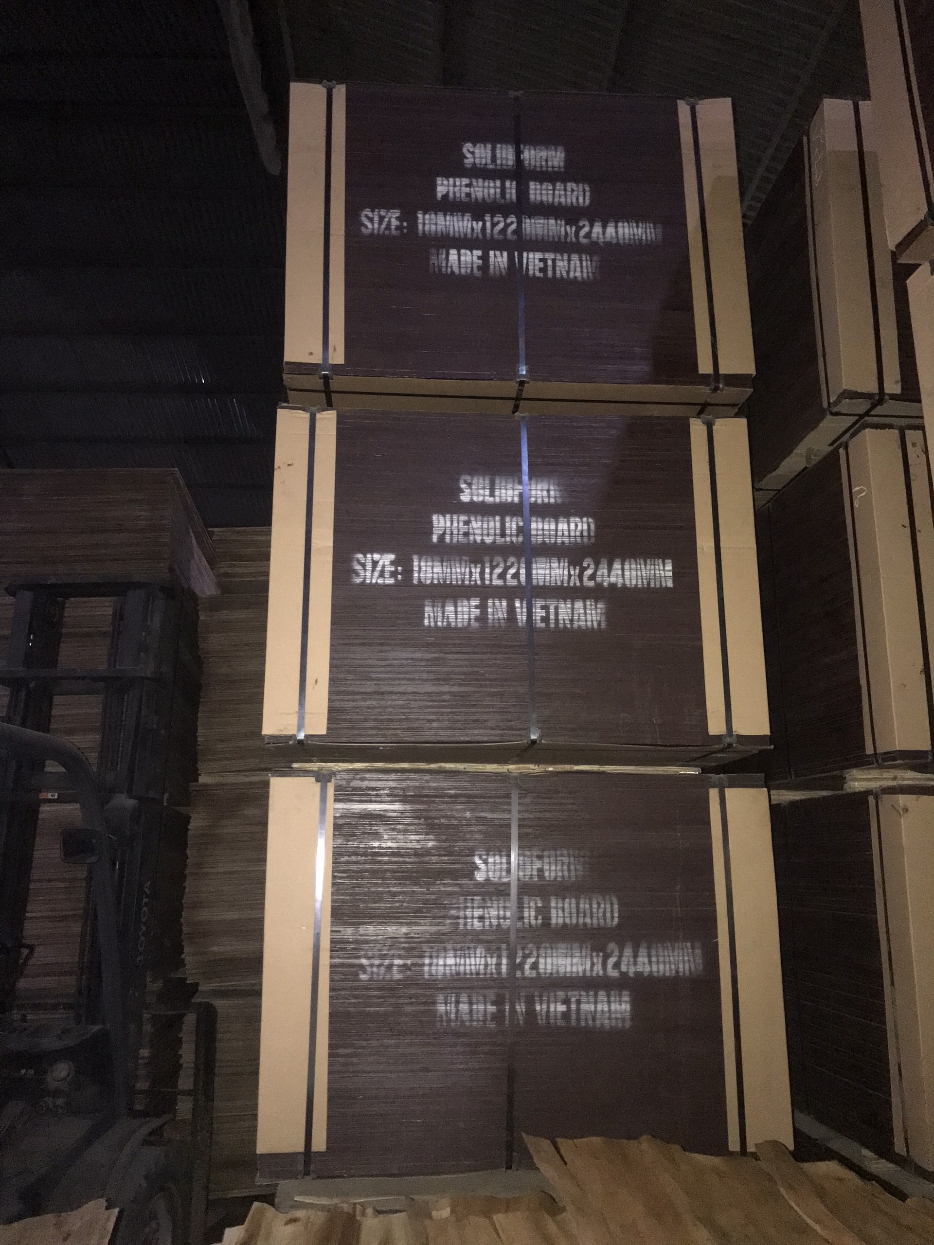 Film faced plywood 